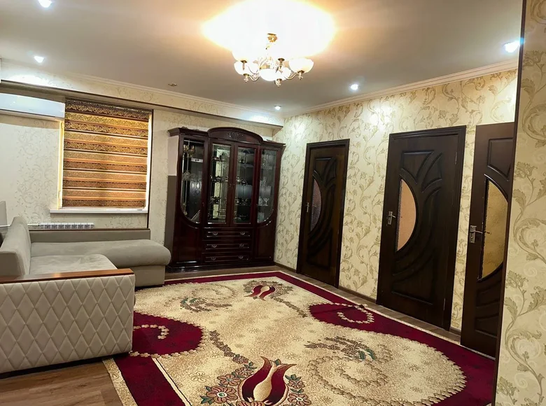 Kvartira 4 xonalar 80 m² Toshkentda