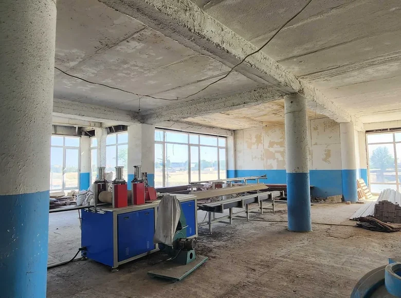 Tijorat 2 800 m² Toshkentda, Oʻzbekiston