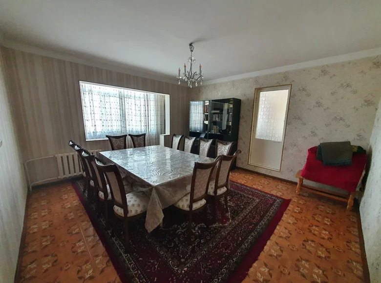 Kvartira 3 xonalar 85 m² Toshkentda