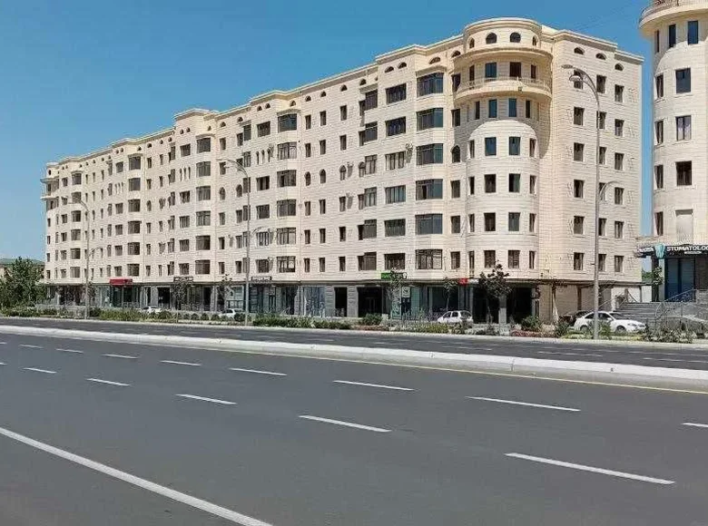 Kvartira 3 xonalar 130 m² Samarqandda