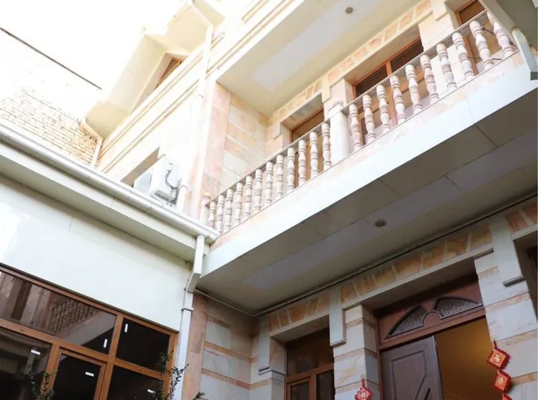 Uy 15 xonalar 392 m² Toshkentda, Oʻzbekiston