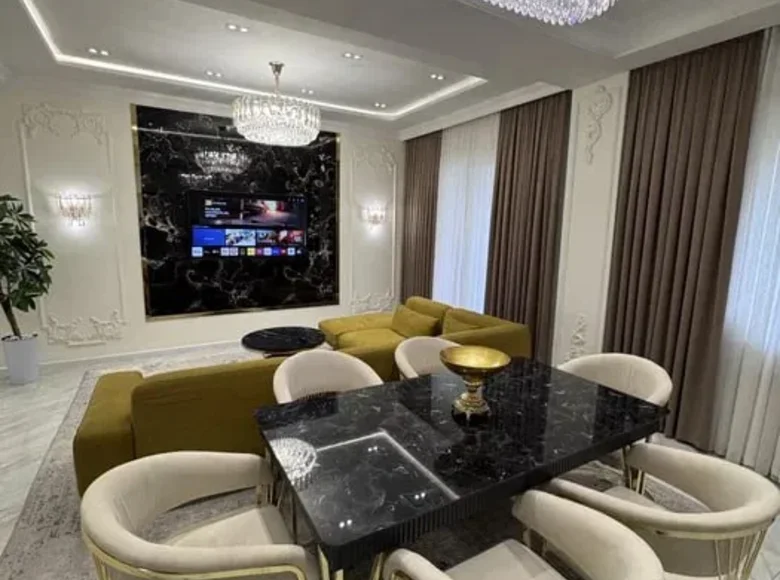 Kvartira 4 xonalar 140 m² in Konimex tumani