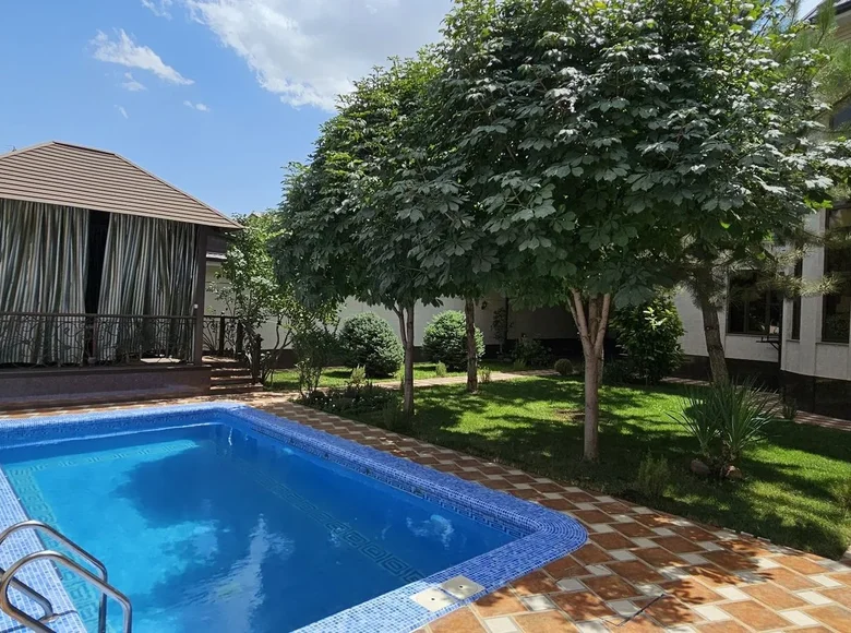 Дом 7 комнат 500 м² в Ташкенте, Узбекистан