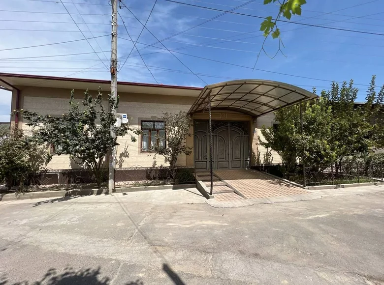 Uy 5 xonalar 200 m² Toshkentda, Oʻzbekiston