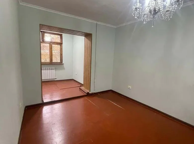 Kvartira 3 xonalar 72 m² Beshkurganda