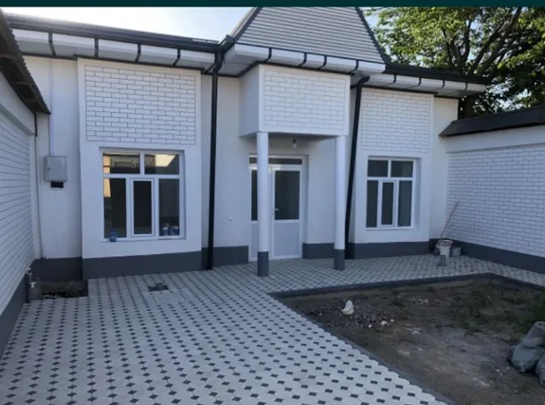 Uy 3 xonalar 160 m² in Zangiota Tumani