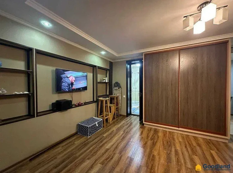 Kvartira 1 xona 42 m² Toshkentda