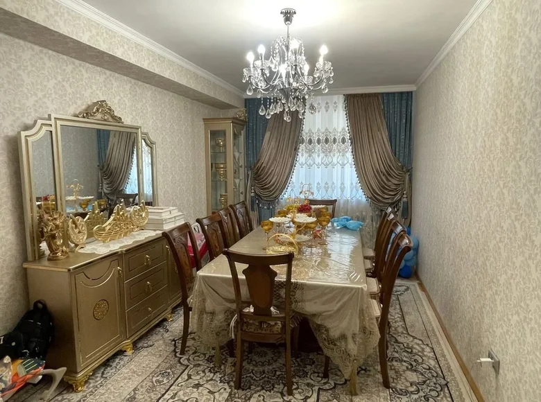 Kvartira 3 xonalar 78 m² Toshkentda