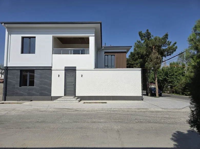 Uy 8 xonalar 200 m² Toshkentda
