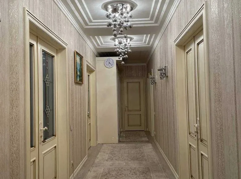 Квартира 4 комнаты 180 м² в Ташкенте, Узбекистан