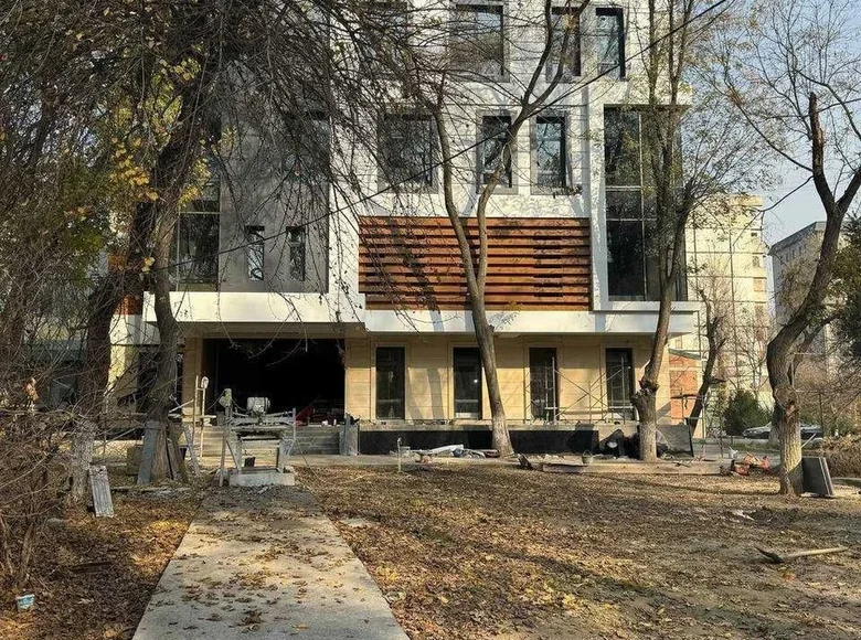 Коммерческое помещение 2 200 м² в Ташкенте, Узбекистан