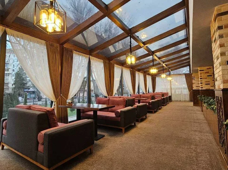 Tijorat 2 000 m² Toshkentda, Oʻzbekiston