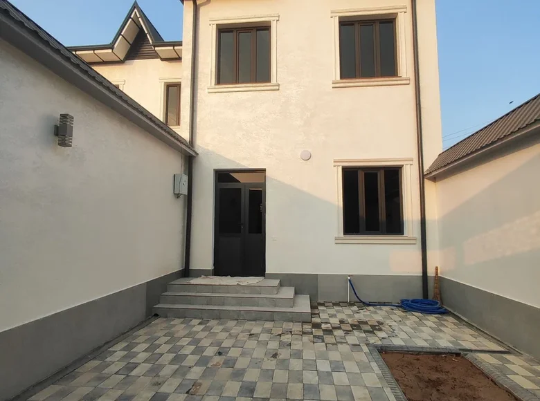 Коттедж 4 комнаты 100 м² Ташкент, Узбекистан