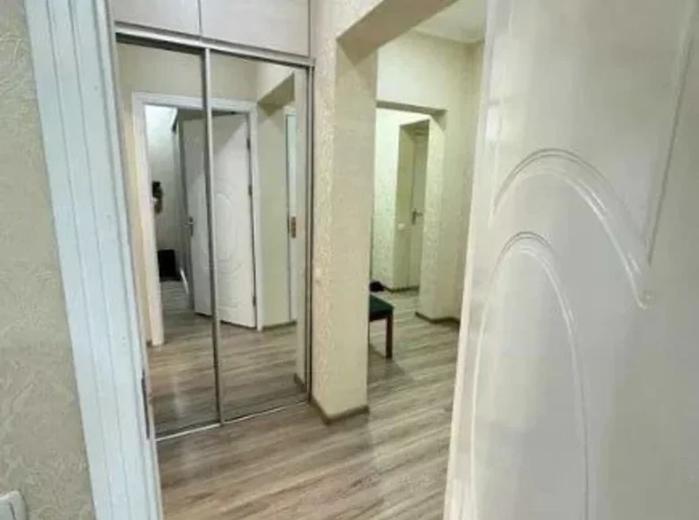 Kvartira 3 xonalar 72 m² Toshkentda