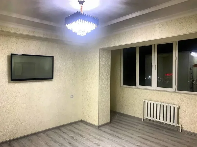 Kvartira 1 xona 28 m² Toshkentda