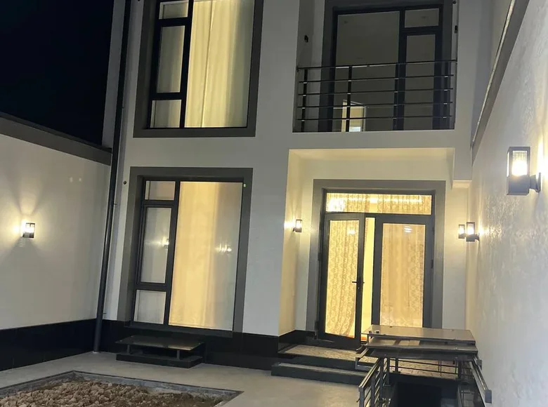 Kottej 5 xonalar 175 m² Toshkentda