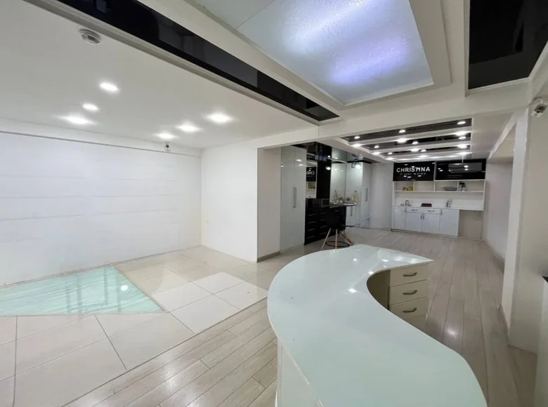 Tijorat 57 m² Toshkentda, Oʻzbekiston