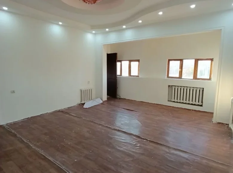 Kvartira 2 xonalar 62 m² in Shaykhontohur Tumani