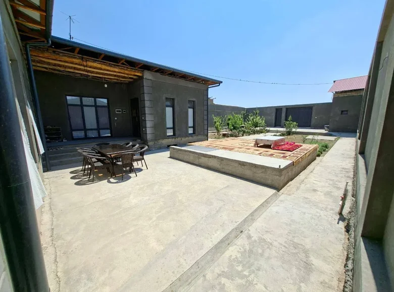 Uy 6 xonalar 634 m² Toshkentda