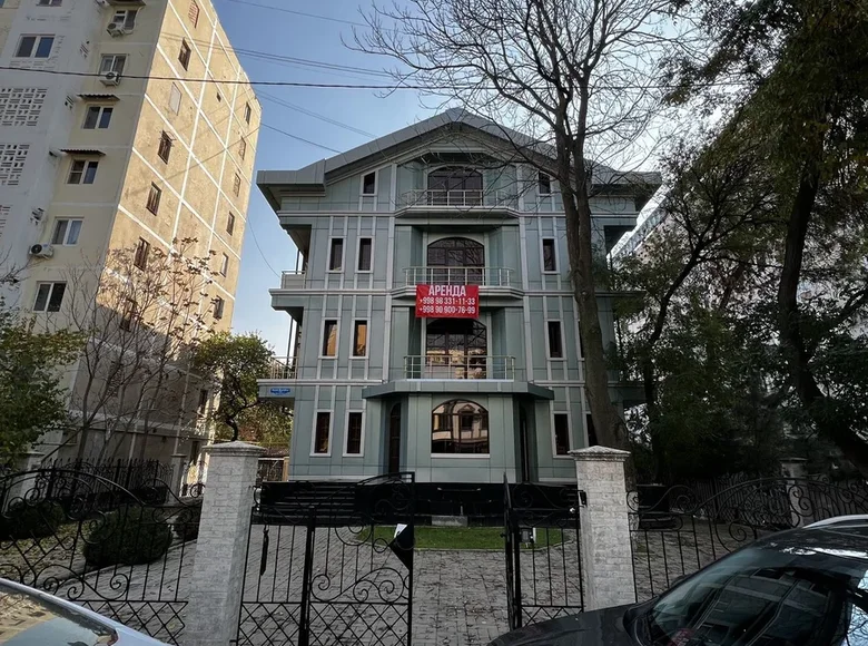 Коммерческое помещение 1 369 м² в Ташкенте, Узбекистан