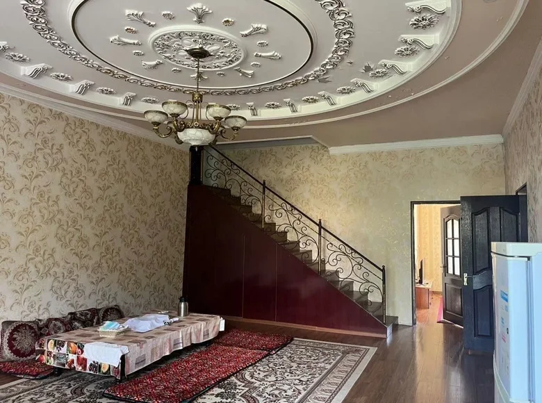 Uy 6 xonalar 4 m² Toshkentda