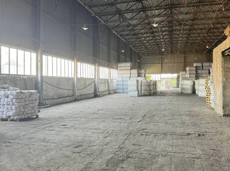 Склад 2 000 м² в Кухна Кумарык, Узбекистан