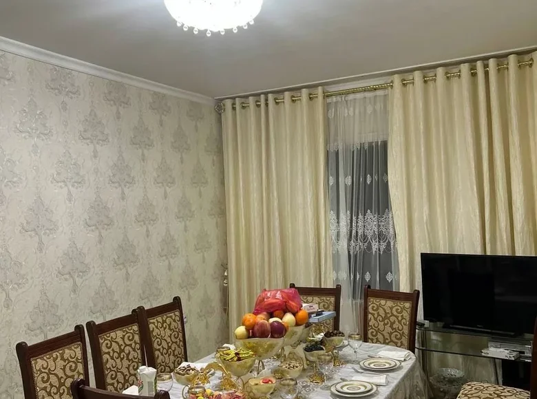 Kvartira 3 xonalar 74 m² Toshkentda