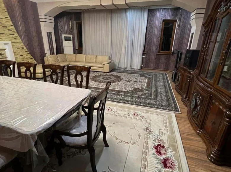 Kvartira 3 xonalar 157 m² Toshkentda