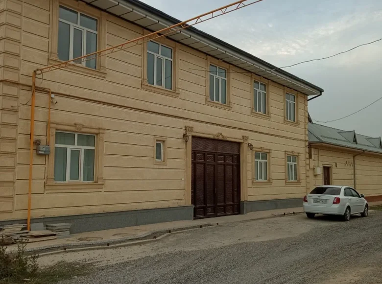 Uy 15 xonalar 350 m² in Ortachirchiq tumani