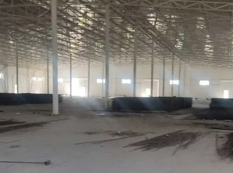 Коммерческое помещение 10 000 м² в Кухна Кумарык, Узбекистан