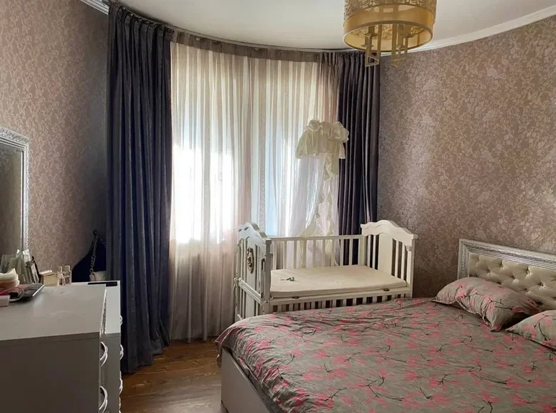 Kvartira 3 xonalar 75 m² Toshkentda