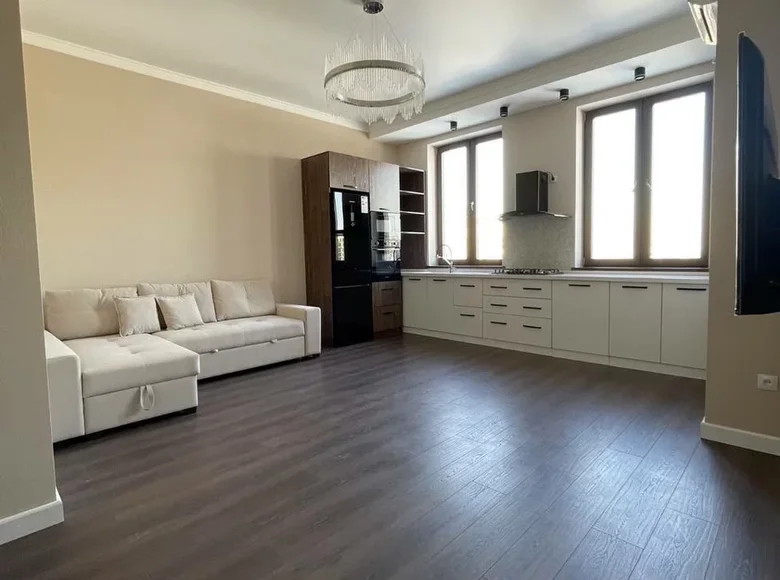 Kvartira 3 xonalar 80 m² Toshkentda