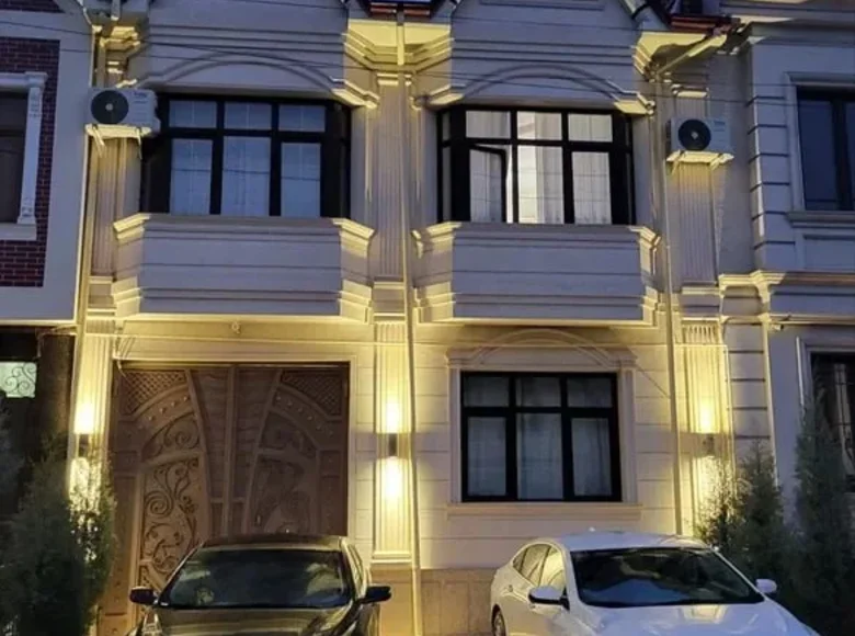 Uy 7 xonalar 300 m² in Konimex tumani