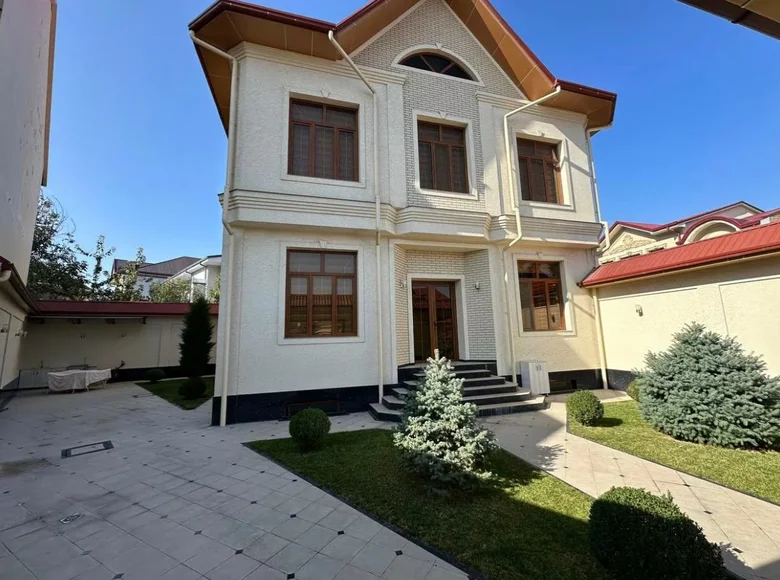 Uy 5 xonalar 330 m² Toshkentda