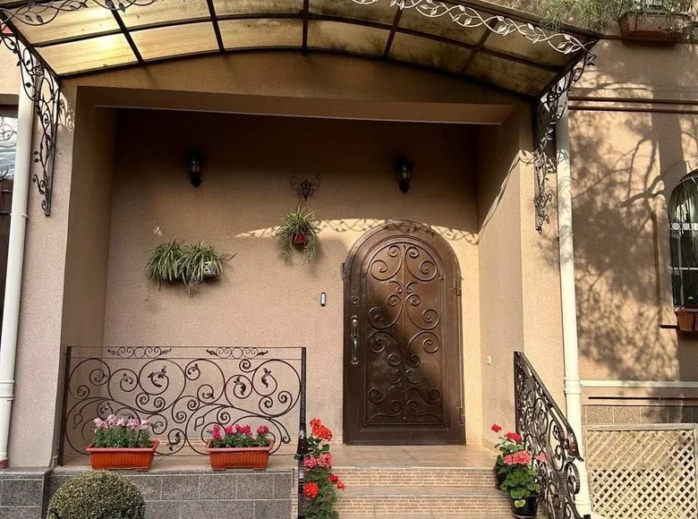 Дом 9 комнат 6 м² в Ташкенте, Узбекистан