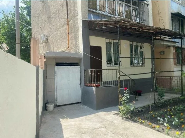 Kvartira 3 xonalar 67 m² Khanabadda