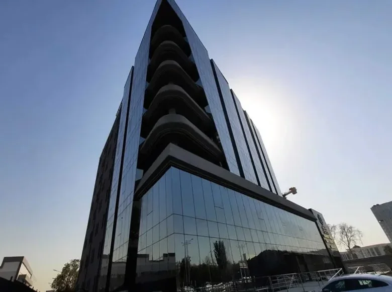 Сдается административное здание площадью 12 000 кв.м