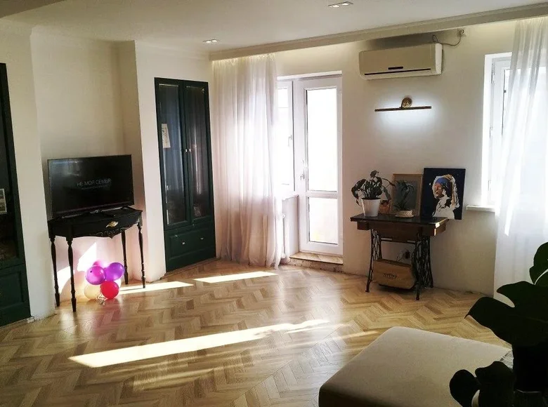 Kvartira 3 xonalar 130 m² Toshkentda