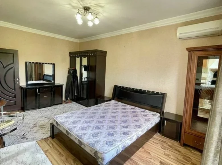 Kvartira 4 xonalar 33 m² Toshkentda