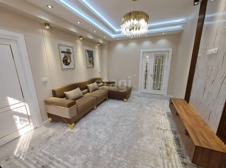 Kvartira 4 xonalar 90 m² Samarqandda