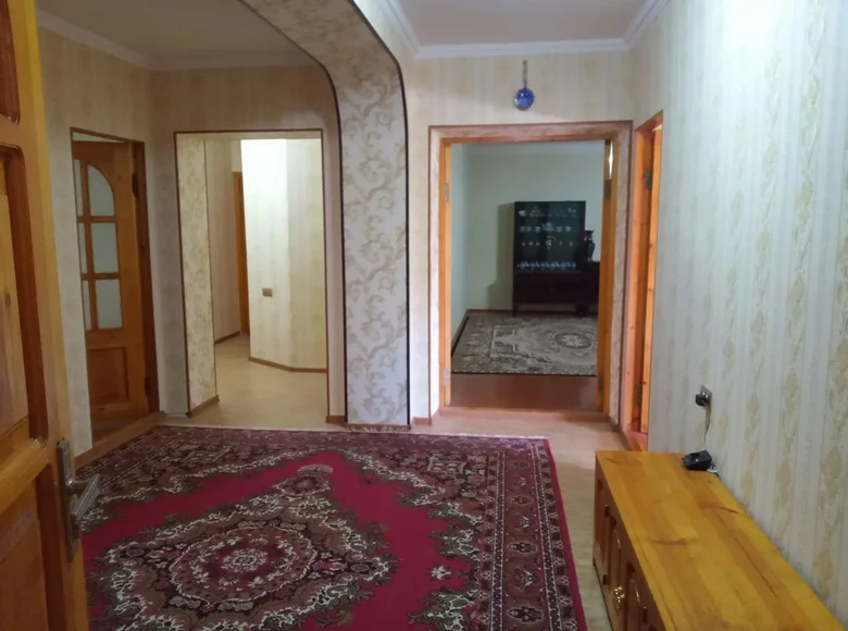 Kvartira 4 xonalar 140 m² Toshkentda