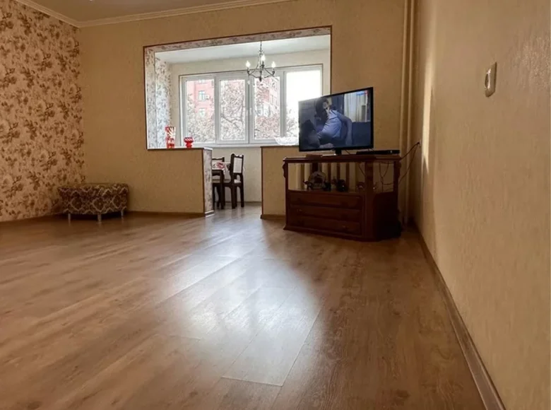 Kvartira 3 xonalar 93 m² Toshkentda