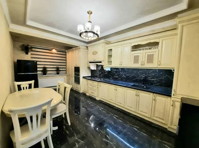 Kvartira 4 xonalar 159 m² Toshkentda