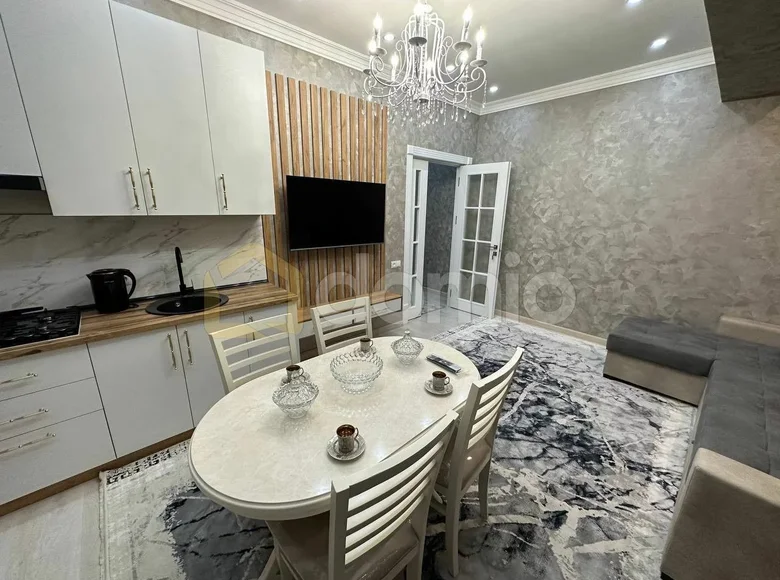 Kvartira 1 xona 50 m² Toshkentda