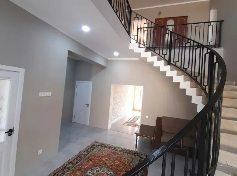 Uy 7 xonalar 250 m² in Shaykhontohur Tumani