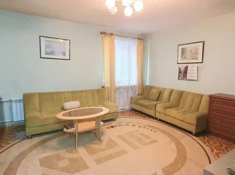 Kvartira 1 xona 45 m² Toshkentda