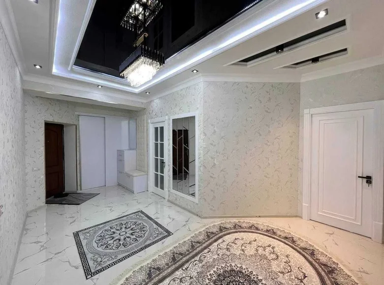 Kvartira 3 xonalar 85 m² Samarqandda