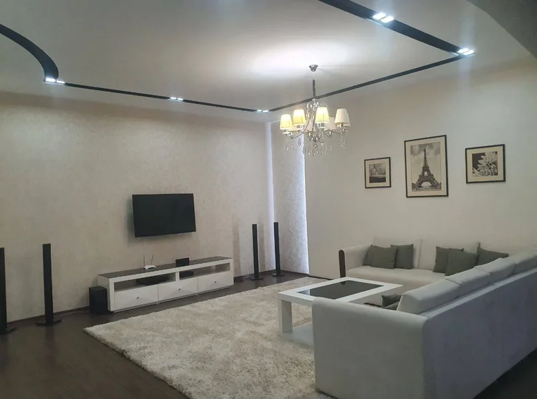 Kvartira 3 xonalar 140 m² Toshkentda