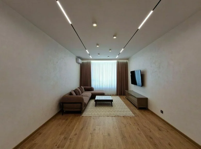 Kvartira 2 xonalar 78 m² Toshkentda