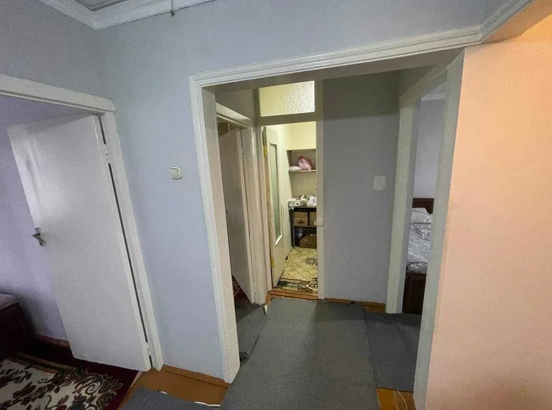 Kvartira 3 xonalar 83 m² Samarqandda